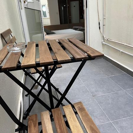 F7 Room 1, Private Double Room With Private Bathroom In Shared Flat Msida Exterior photo